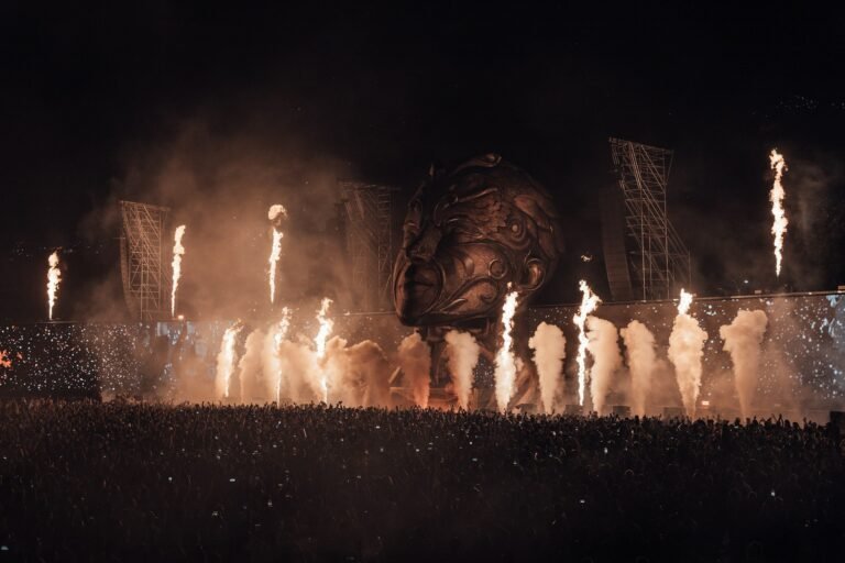 Performance-installation-art Performance-installation-art